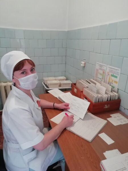 Медсестра прививочного и процедурного кабинета высшей категории Лисичникова Н.Н.